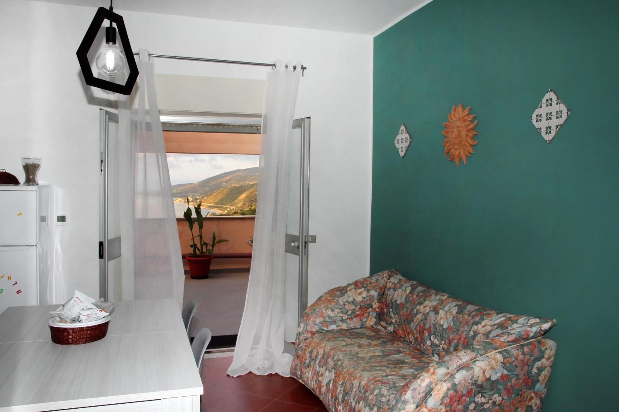 Attico Vista Mare Con Terrazza E Spa Riscaldata 산토스테파노디카마스트라 외부 사진